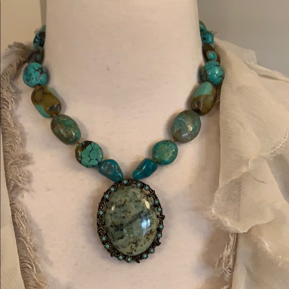 Gorgeous Turquoise beaded necklace
